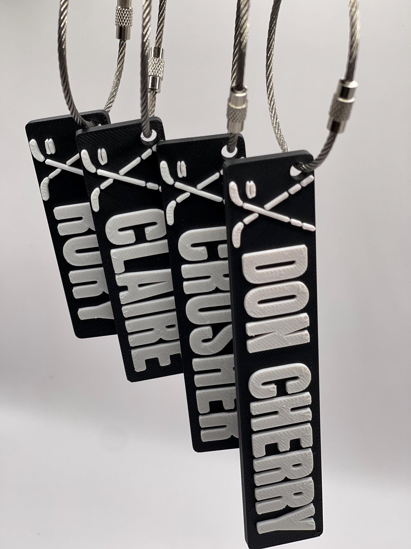 Personalised Ice Hockey Keychain – Custom Gift for Players & Fans with Hockey Stick and Puck Charm