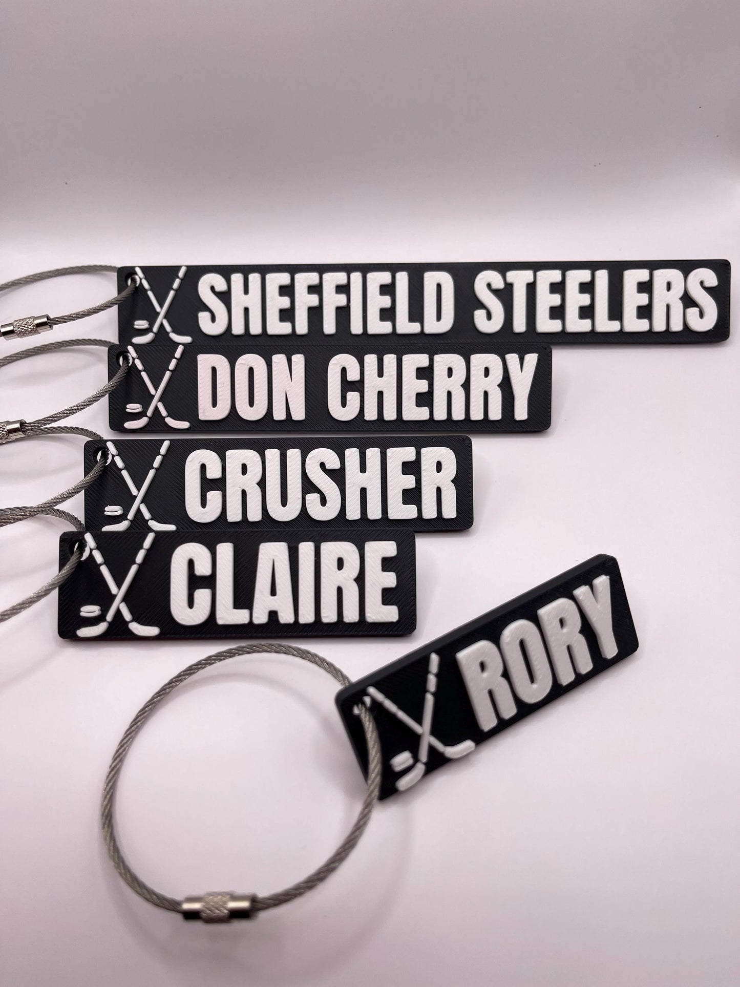 Personalised Ice Hockey Keychain – Custom Gift for Players & Fans with Hockey Stick and Puck Charm