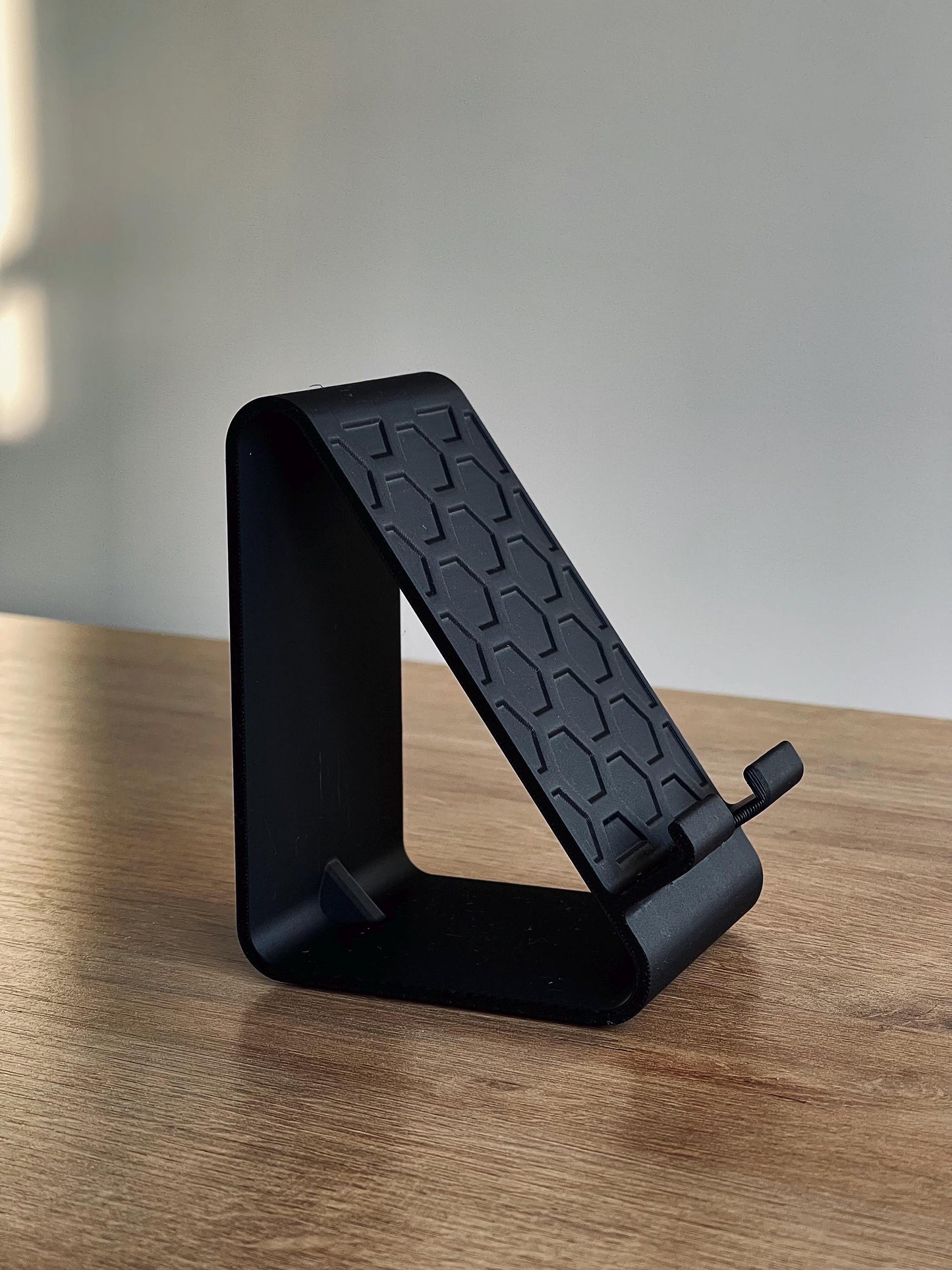 Hexagonal Pattern Black Phone Stand – Strong and Durable with Non-slip base - Geometric Patterns